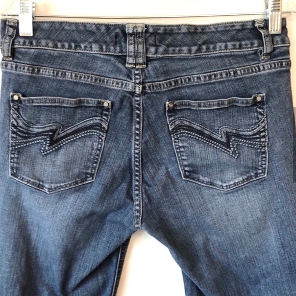 White House Black Market Denim - WHBM Blanc Essential Bootcut Jeans | 4 Short